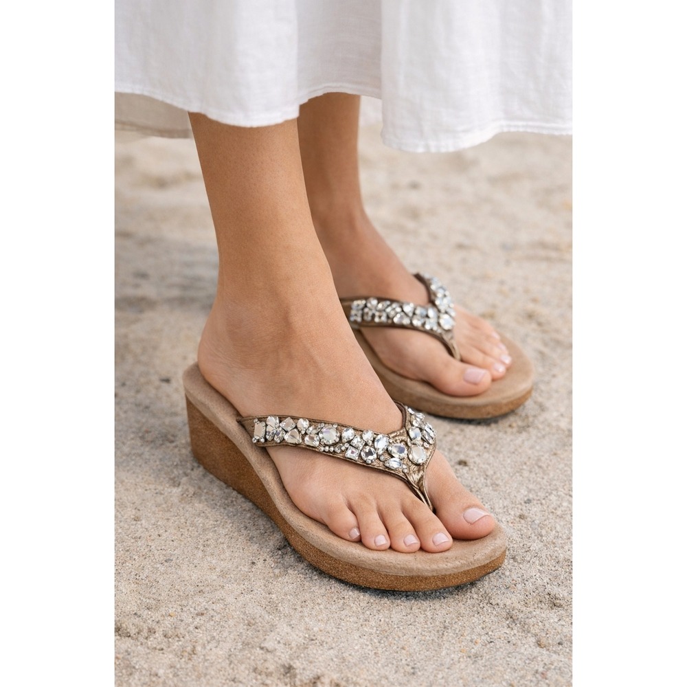 Volatile Suede Bling Wedge Sandals 9 Tan Thong Flipflop Summer Beach Vacation‎